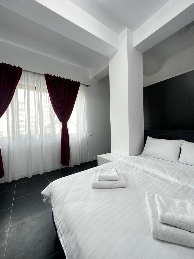 Marvellous Aparthotel With Master Apartments Сучава Екстер'єр фото