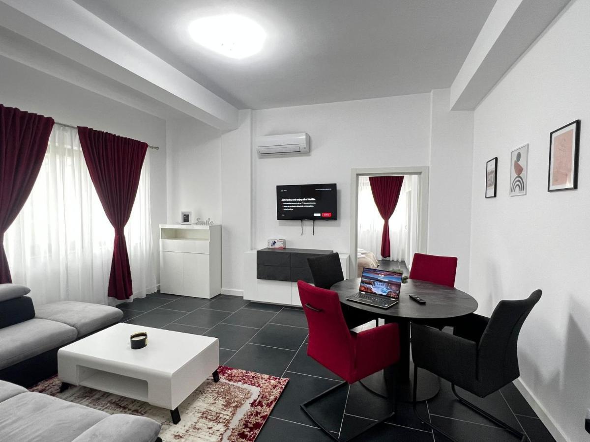 Marvellous Aparthotel With Master Apartments Сучава Екстер'єр фото