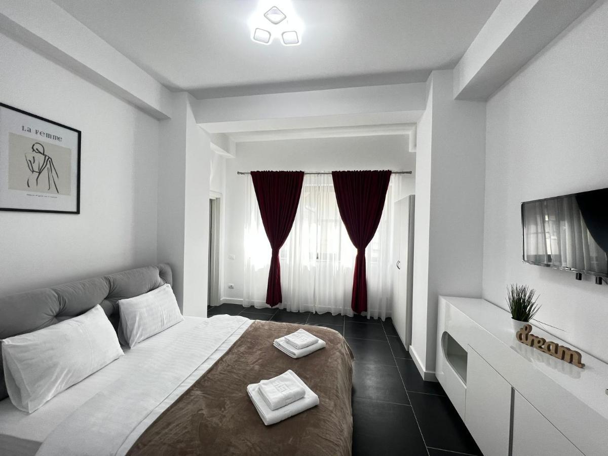 Marvellous Aparthotel With Master Apartments Сучава Екстер'єр фото