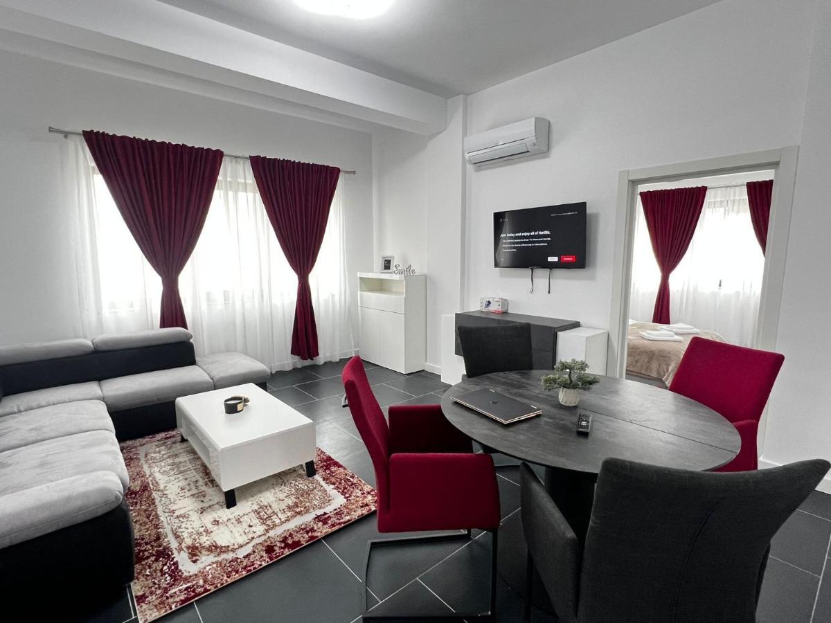Marvellous Aparthotel With Master Apartments Сучава Екстер'єр фото