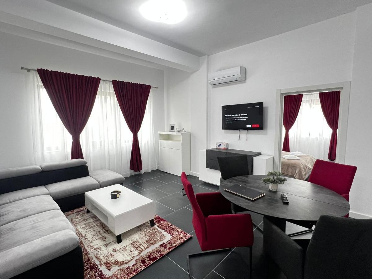 Marvellous Aparthotel With Master Apartments Сучава Екстер'єр фото