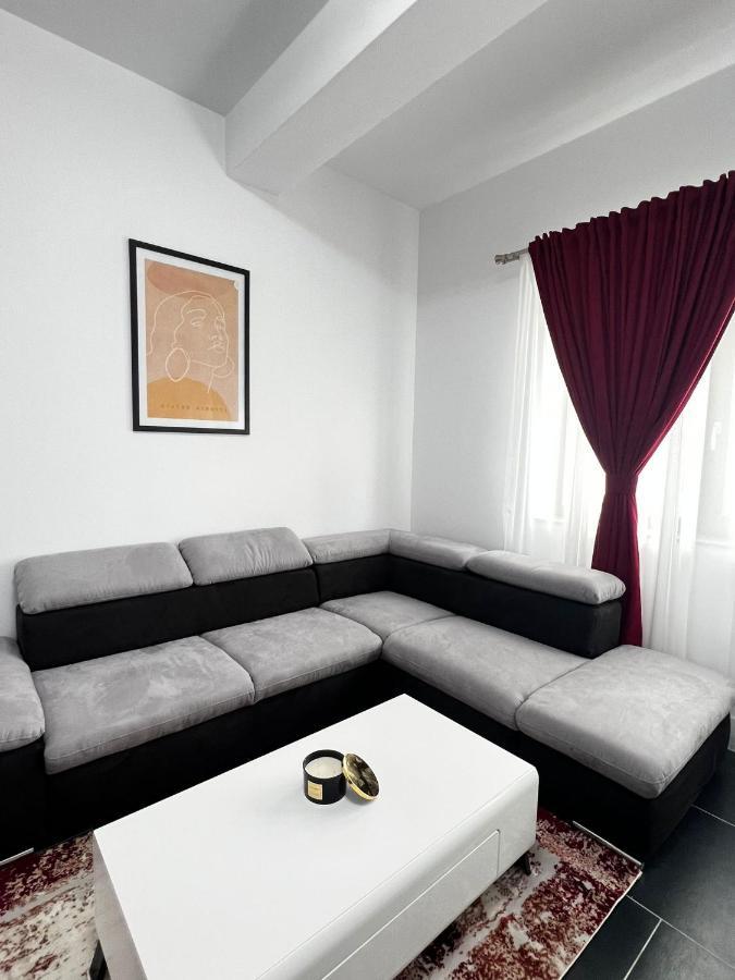 Marvellous Aparthotel With Master Apartments Сучава Екстер'єр фото