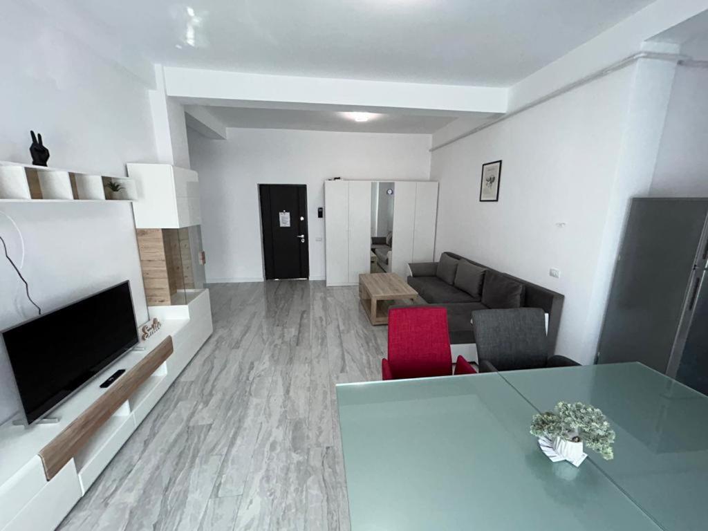 Marvellous Aparthotel With Master Apartments Сучава Екстер'єр фото