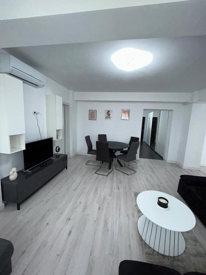 Marvellous Aparthotel With Master Apartments Сучава Екстер'єр фото